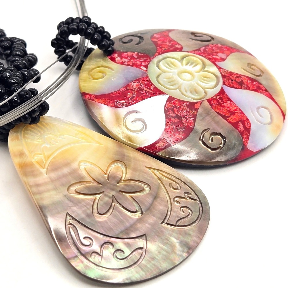 2pc‎ Mother of Pearl Shell Necklace Set Hand Carved Coral Inlay Teardrop Floral